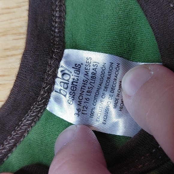 💥 Bundle Only 💥 BABY ESSENTIALS Green Lock Up Your Daughters Onesie - Picture 2 of 2